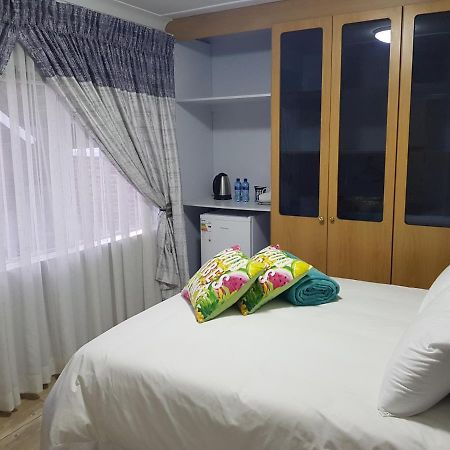 Good 2 Go Guest House Benoni Extérieur photo