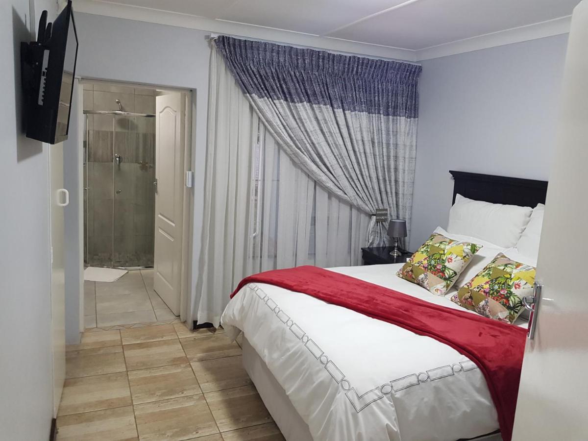 Good 2 Go Guest House Benoni Extérieur photo